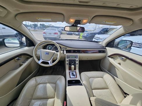 Used 2010 Volvo XC70 T6 image 7