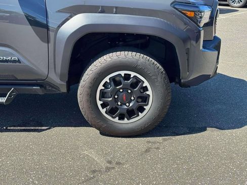 Used 2024 Toyota Tacoma TRD Off-Road AWD/4WD image 9