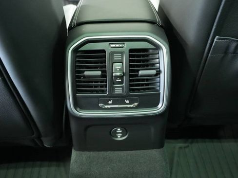 New 2026 Porsche Macan image 26