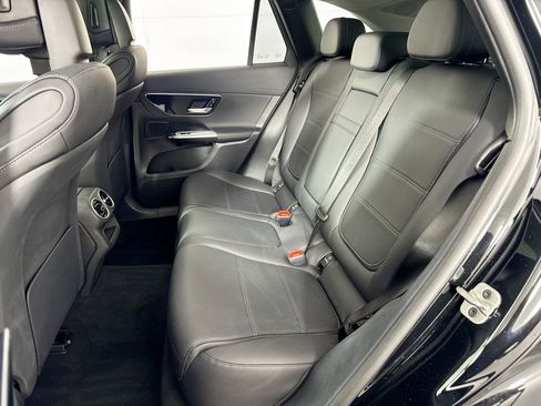 Used 2025 Mercedes-Benz GLC 350e 4MATIC image 31