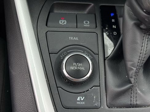 Used 2024 Toyota RAV4 LE AWD/4WD image 22
