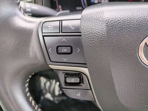 Used 2025 Toyota Camry SE image 22