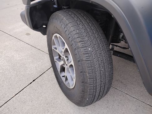 Used 2024 Jeep Wrangler Sport S image 24