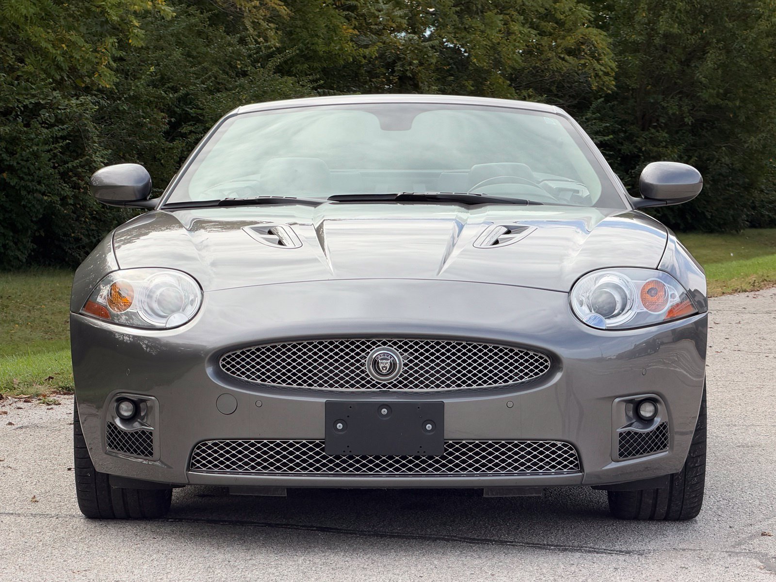 Used 2009 Jaguar XKR R RWD image 8