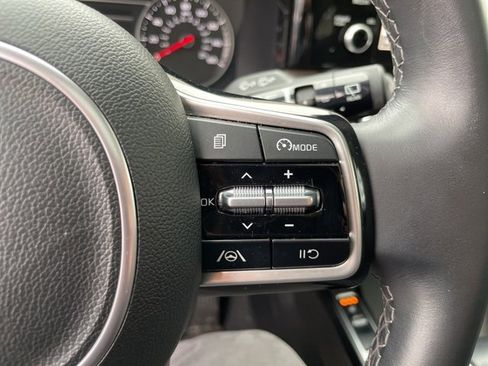 Certified 2023 Kia Sorento S w/ Panoramic Sunroof Package image 21