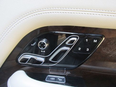Used 2020 Land Rover Range Rover HSE image 76