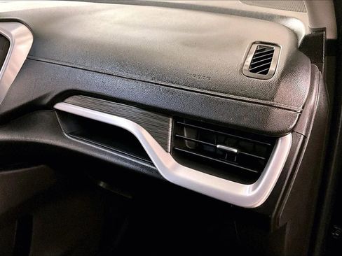 Used 2024 GMC Terrain SLT image 15