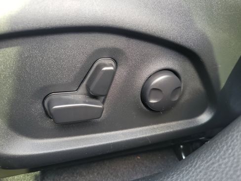 Used 2023 Jeep Compass Limited w/ Elite Group image 15