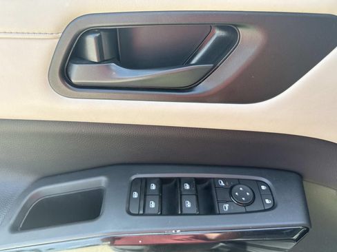 Used 2024 Nissan Pathfinder SV FWD image 20