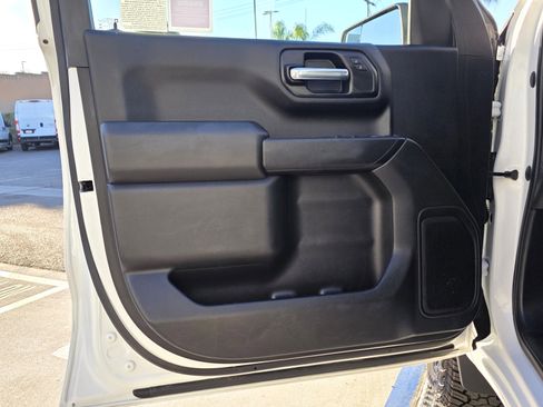 Used 2021 Chevrolet Silverado 1500 Custom Trail Boss image 9