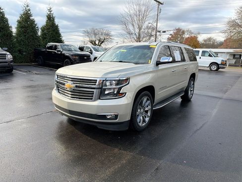 Used 2016 Chevrolet Suburban LTZ image 4