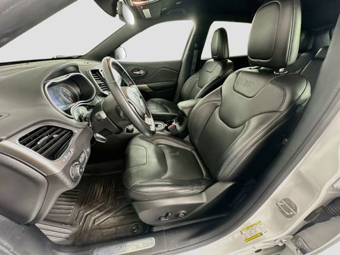 Used 2020 Jeep Cherokee High Altitude AWD/4WD image 13