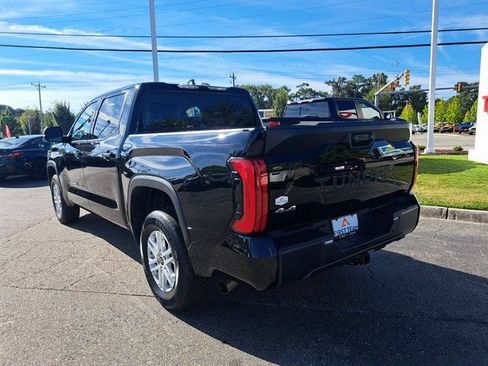 Used 2023 Toyota Tundra SR5 w/ SR5 Premium Package AWD/4WD image 10