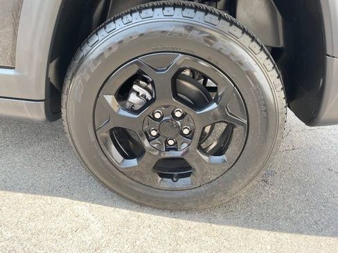 Used 2023 Jeep Compass Trailhawk image 18