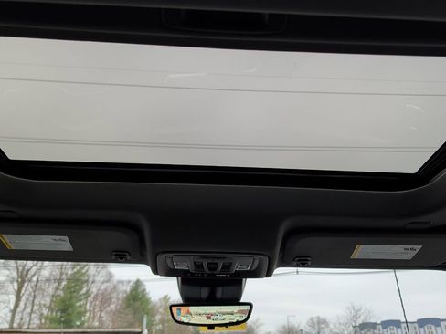 Used 2025 GMC Sierra 3500 Denali w/ Denali Reserve Package image 18