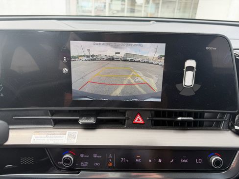 Used 2023 Kia Sportage EX FWD image 19