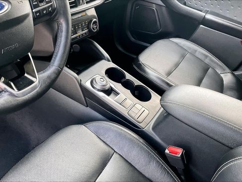 Used 2020 Ford Escape Titanium FWD image 16