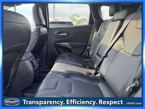 Used 2022 Jeep Cherokee Limited w/ Mopar Interior Package AWD/4WD image 11