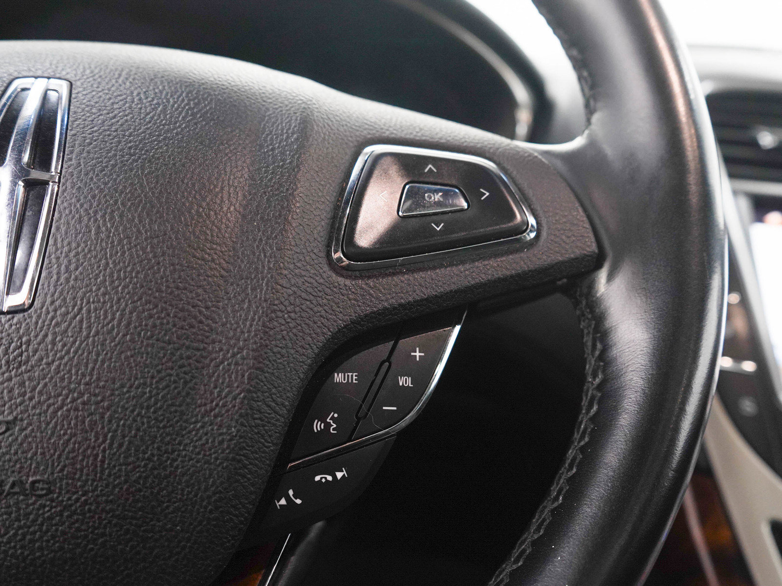 Used 2018 Lincoln MKX Reserve AWD/4WD image 28