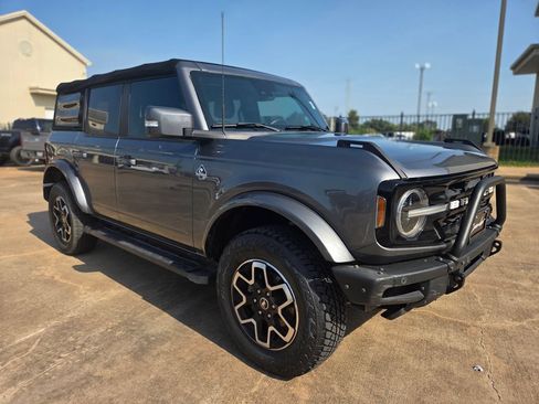 Used 2022 Ford Bronco Outer Banks AWD/4WD image 3