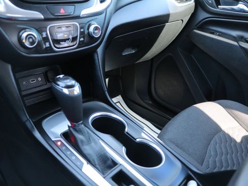 Used 2020 Chevrolet Equinox LT FWD image 25