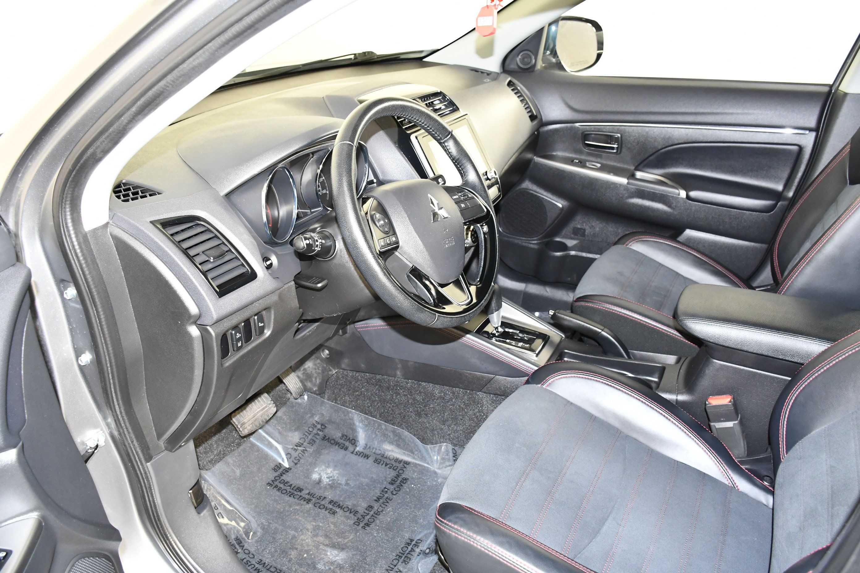 Used 2024 Mitsubishi Outlander Sport SE AWD/4WD image 27
