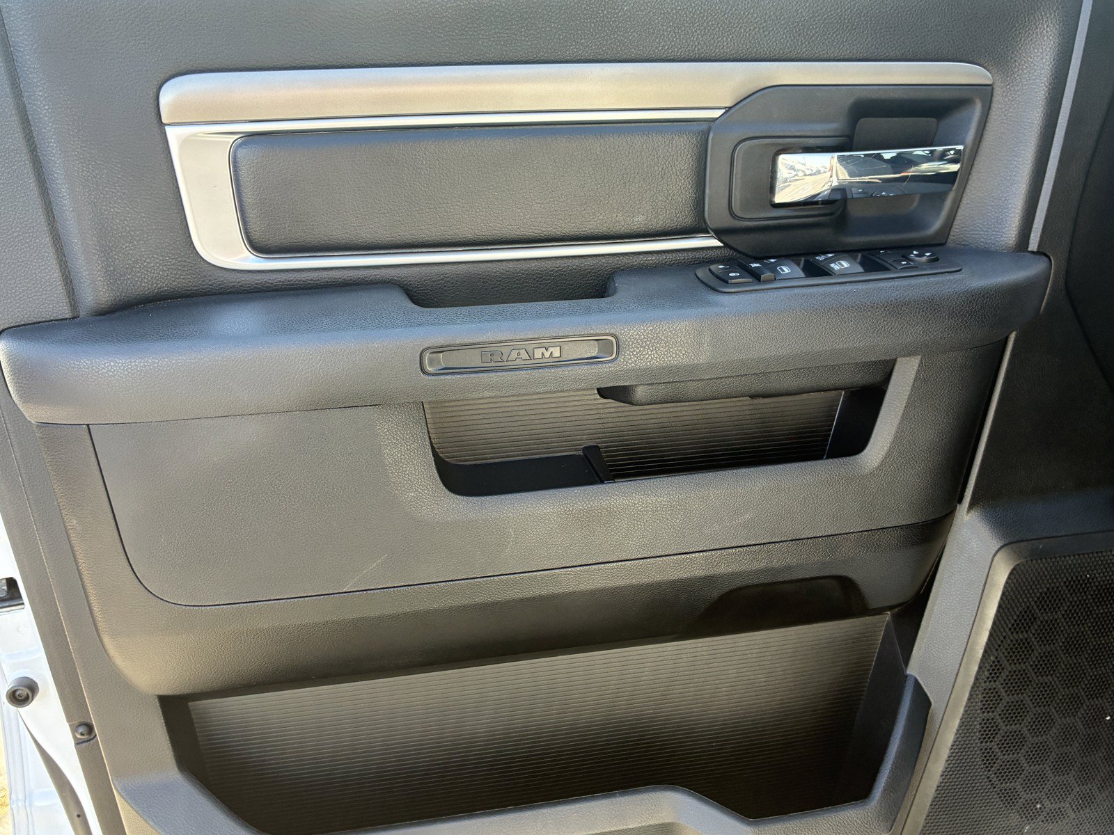 Used 2024 RAM 1500 Warlock AWD/4WD image 17