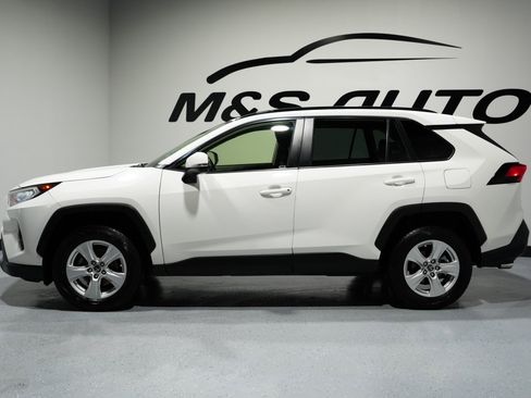 Used 2019 Toyota RAV4 XLE image 5