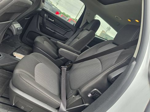 Used 2017 Chevrolet Traverse LT w/ Style and Technology Package AWD/4WD image 7
