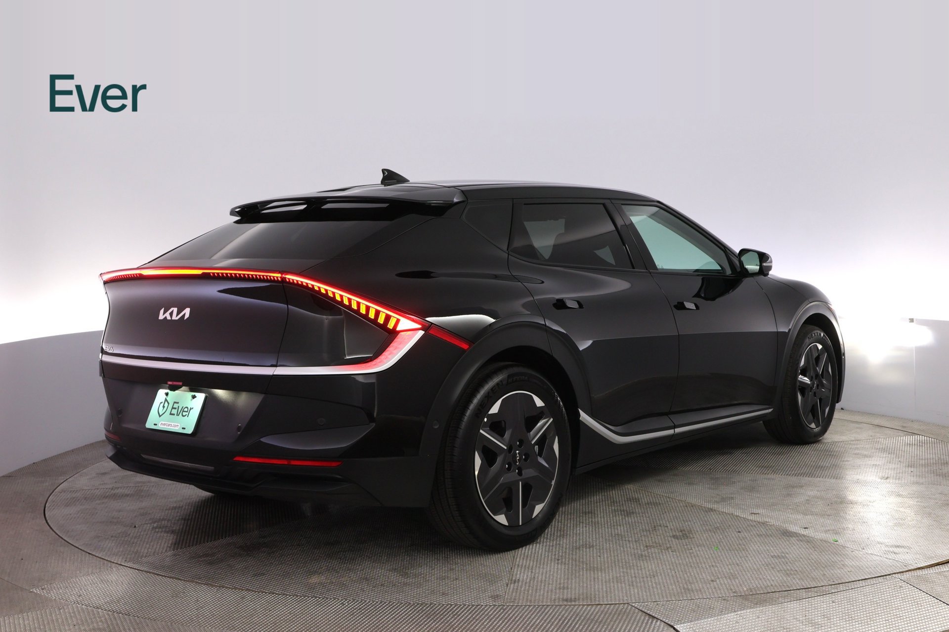 Used 2025 Kia EV6 Light w/ Light LR Technology Package RWD image 3