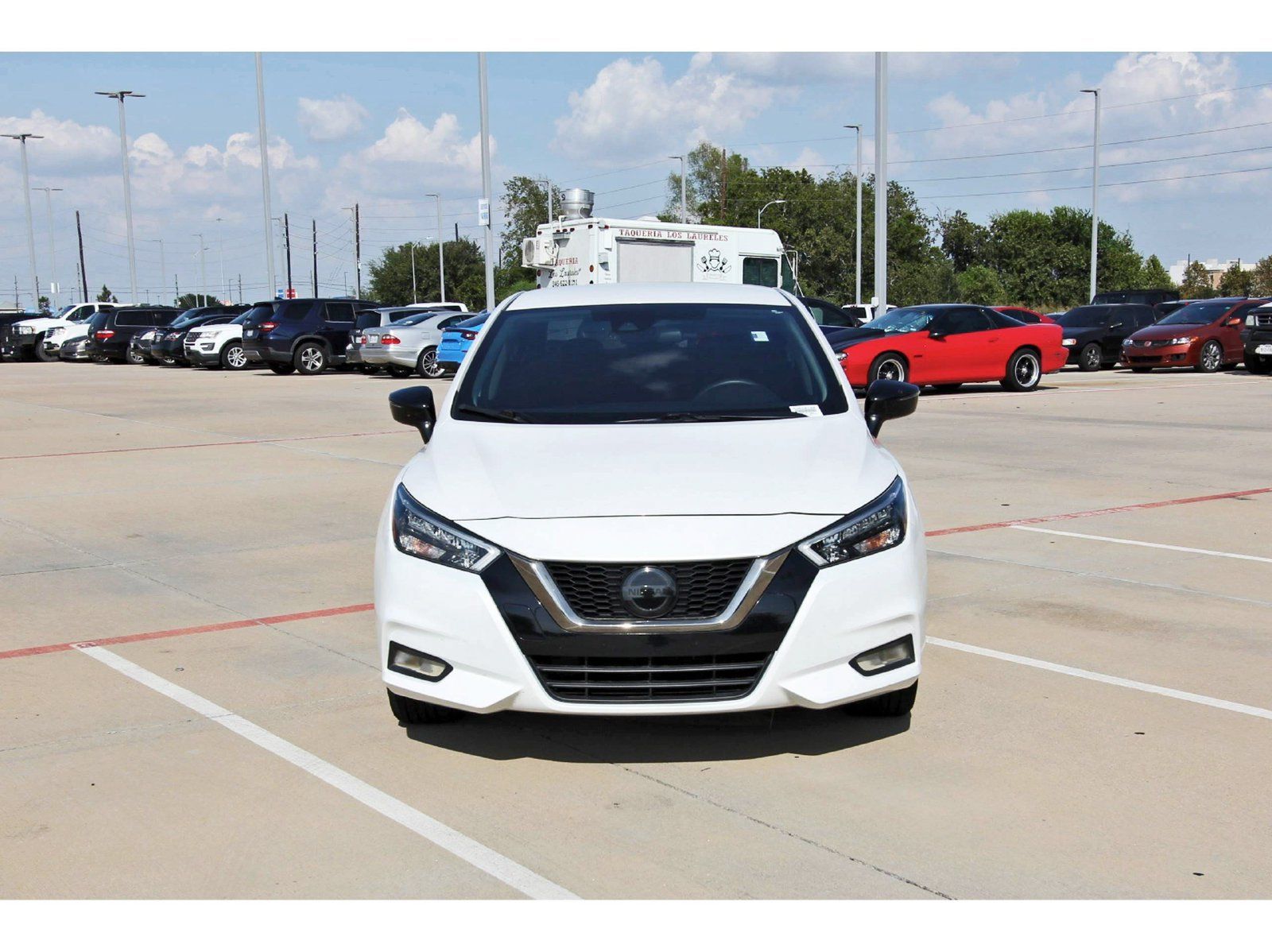 Used 2021 Nissan Versa SR w/ Convenience Package FWD image 2