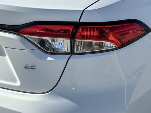 Certified 2024 Toyota Corolla LE w/ LE Convenience Package FWD image 25