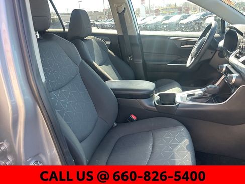 Used 2025 Toyota RAV4 XLE image 4