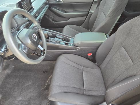 Certified 2025 Honda Accord LX image 9