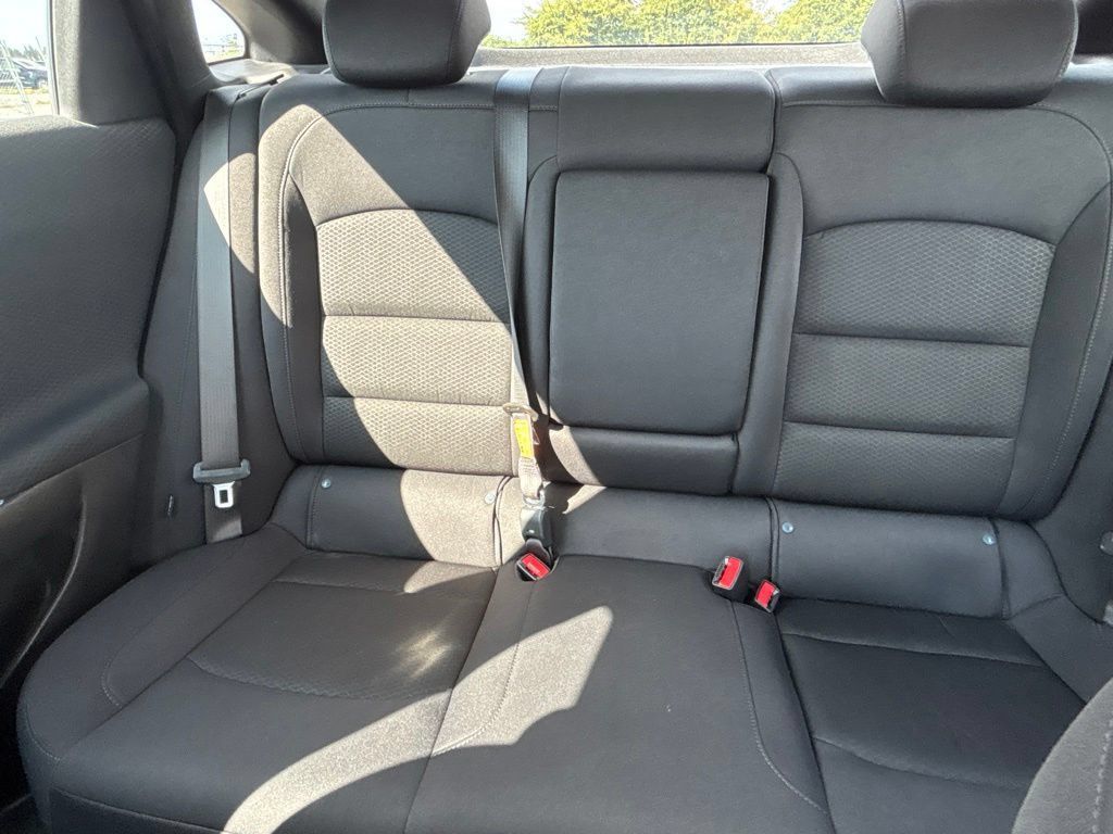 Used 2023 Chevrolet Malibu LT FWD image 35