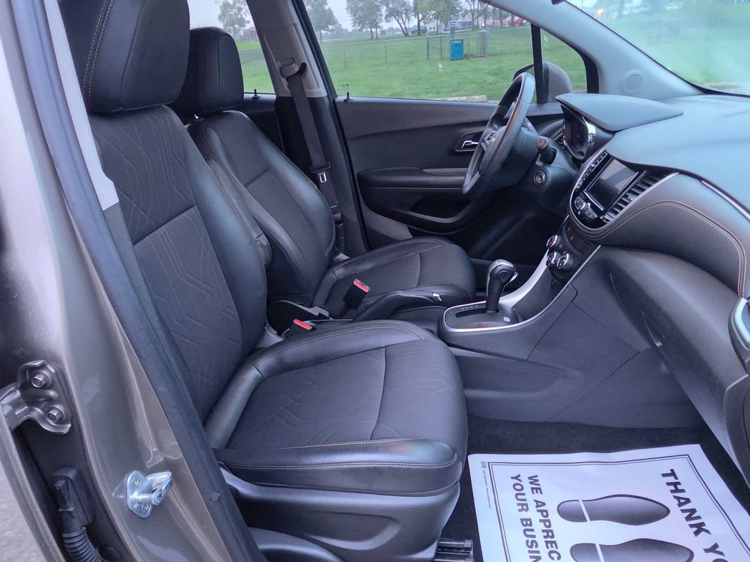 Used 2021 Chevrolet Trax LT FWD image 23