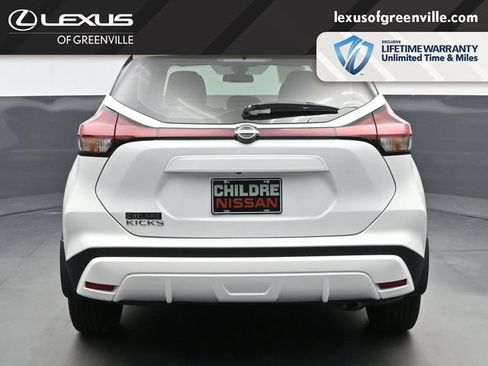 Used 2024 Nissan Kicks S FWD image 7