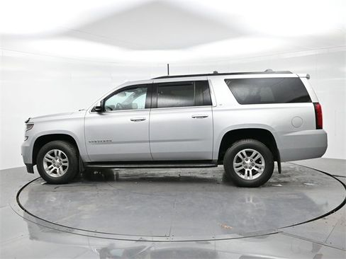Used 2020 Chevrolet Suburban LT image 4