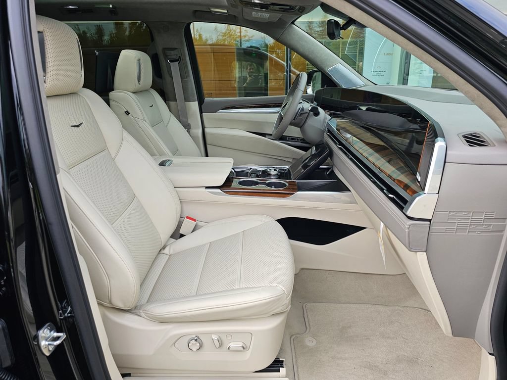 New 2026 Cadillac Escalade ESV Platinum Sport AWD/4WD image 11
