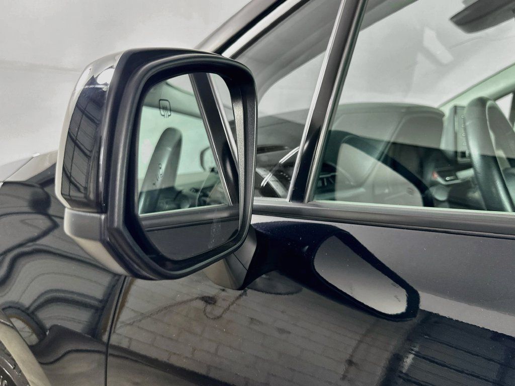 Used 2024 Toyota Sienna XLE FWD image 39
