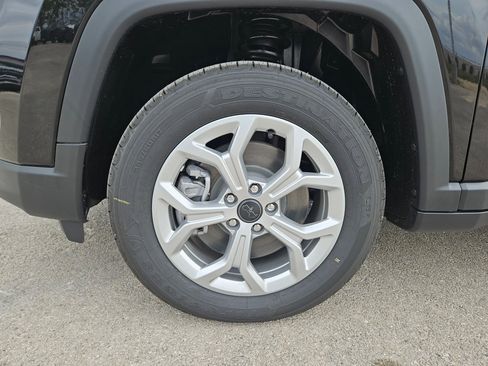 New 2026 Jeep Compass Latitude image 20