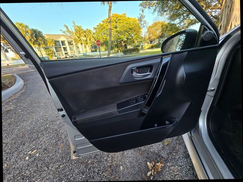 Used 2016 Scion iM image 31