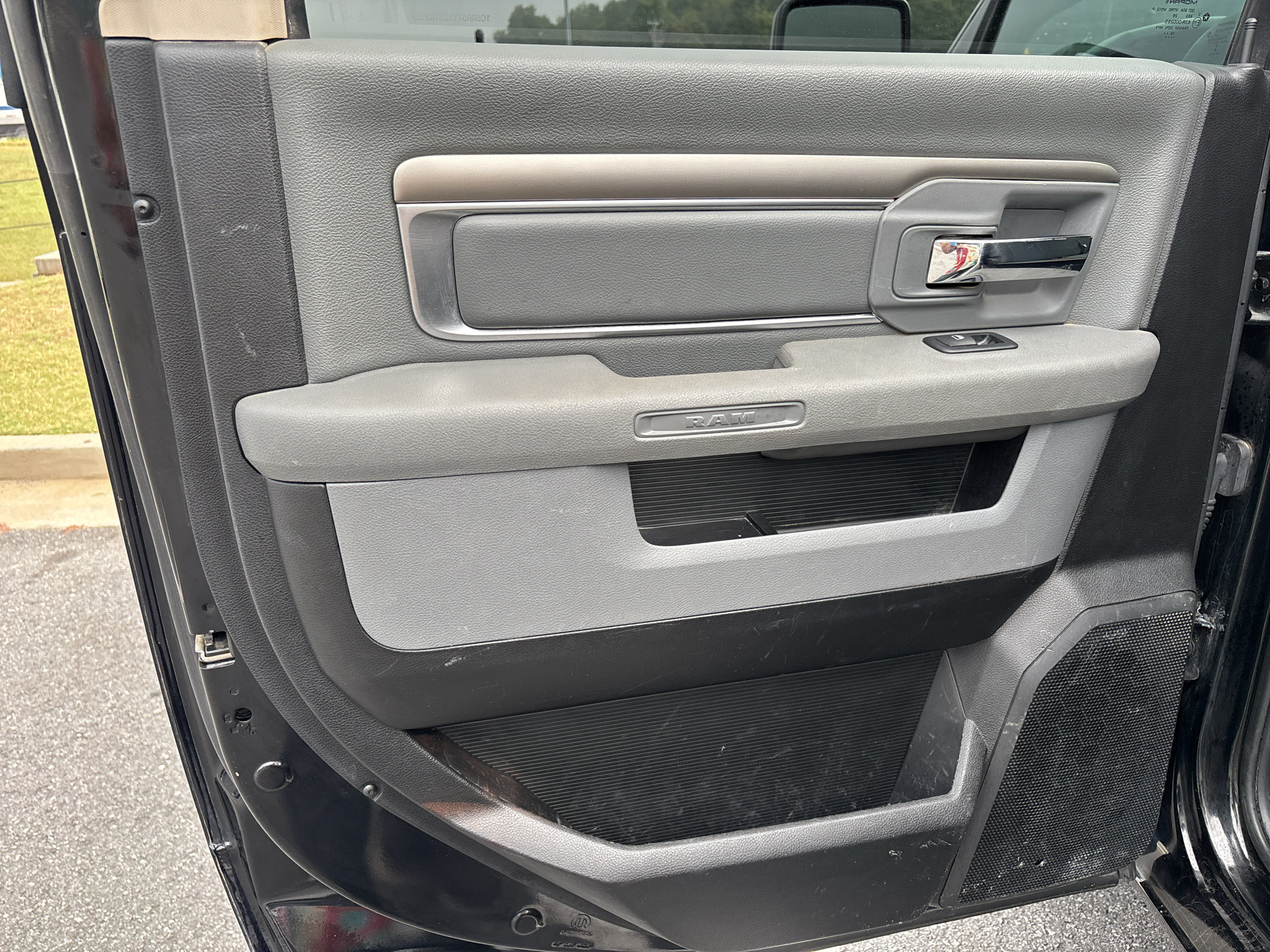 Used 2020 RAM 1500 Classic SLT RWD image 14