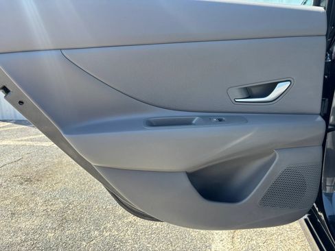 Used 2022 Hyundai Elantra SEL FWD image 50