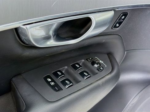 Used 2024 Volvo XC90 B5 Core w/ Protection Package Premier image 22