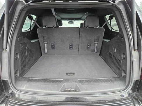 Used 2023 GMC Yukon XL SLT image 9