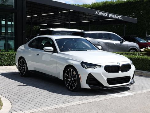 Used 2024 BMW 230i Coupe w/ Premium Package RWD image 2