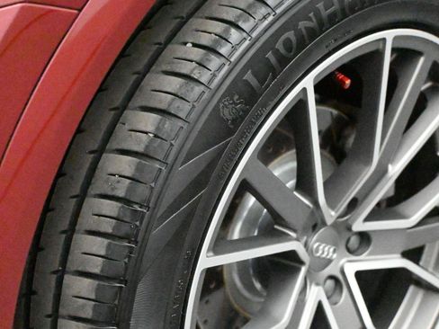 Used 2018 Audi Q5 2.0T Premium Plus w/ Premium Plus Package image 15