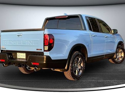 Used 2025 Honda Ridgeline TrailSport image 5