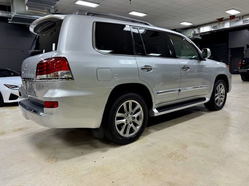 Used 2013 Lexus LX 570 4WD image 9